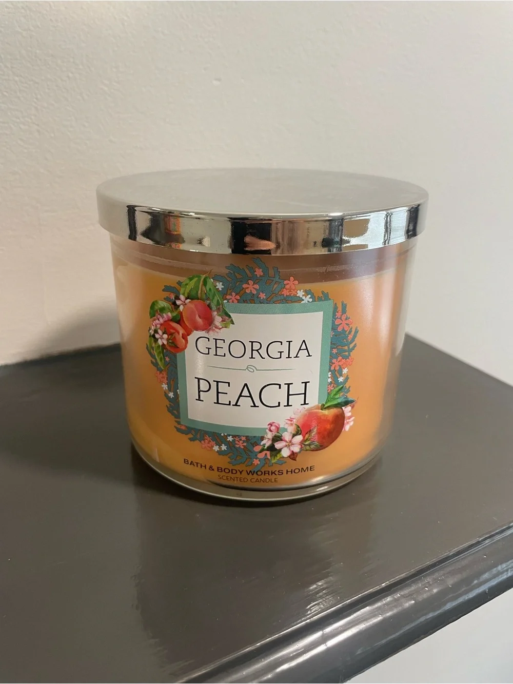 Bath & Body Works Georgia Peach Scented Candle - Peach